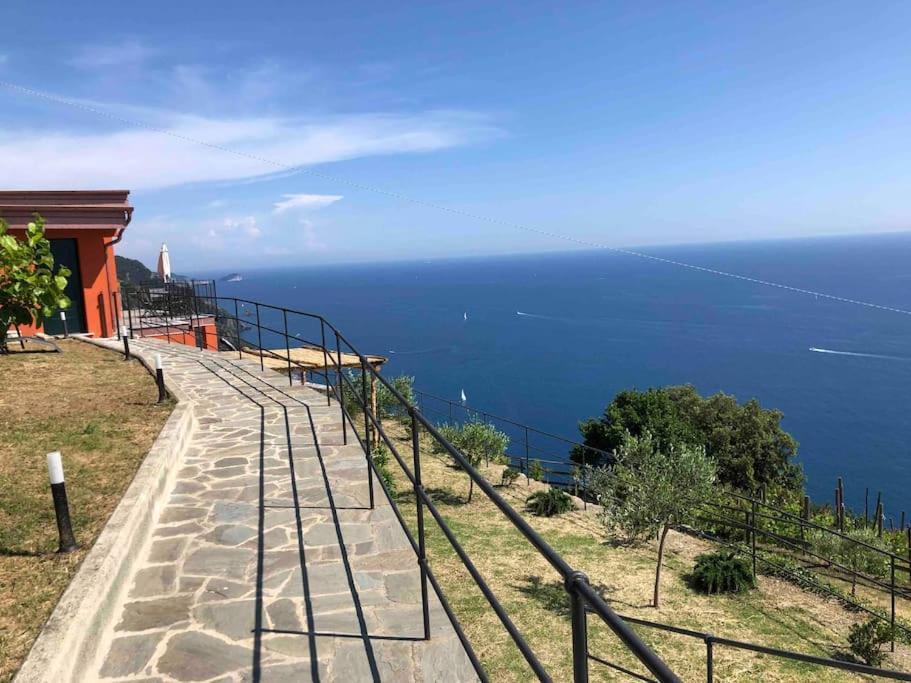 Villa Orangehouse Cinque Terre. Private Parking Riomaggiore Esterno foto
