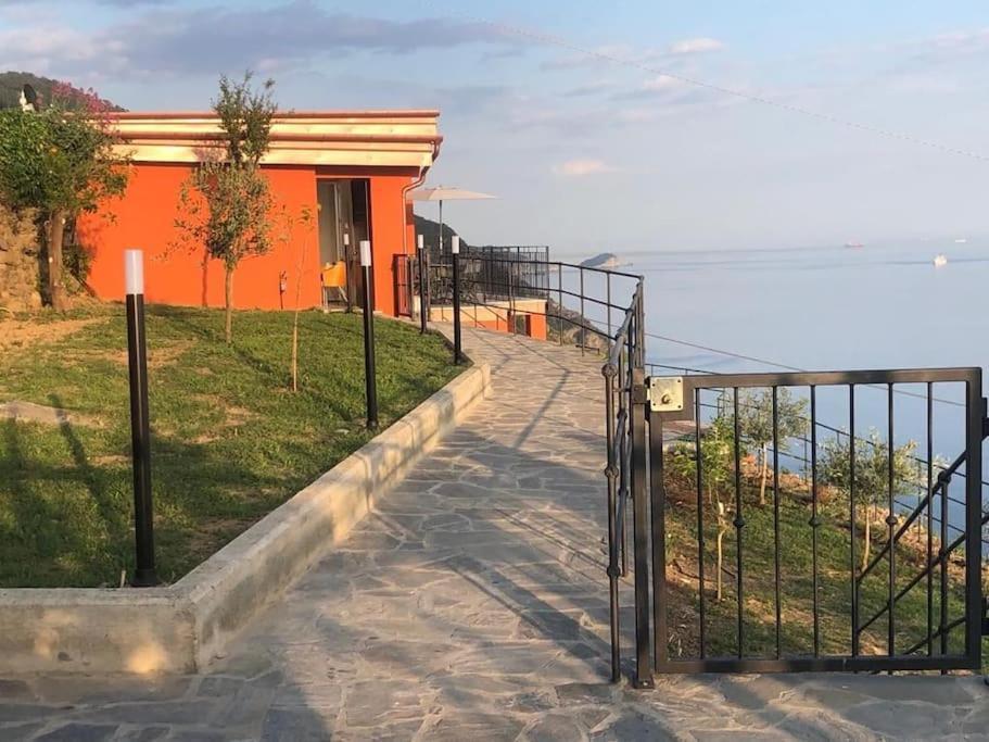 Villa Orangehouse Cinque Terre. Private Parking Riomaggiore Esterno foto
